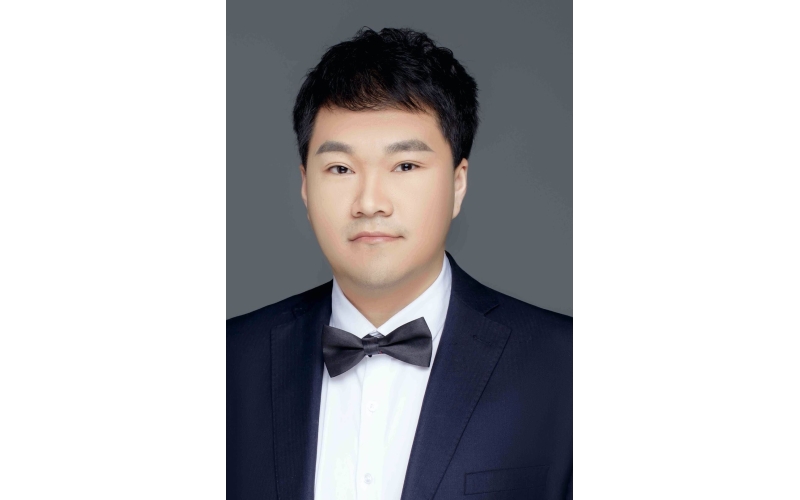 祝孙令司同学和石杰栋同学毕业快乐，前途似锦