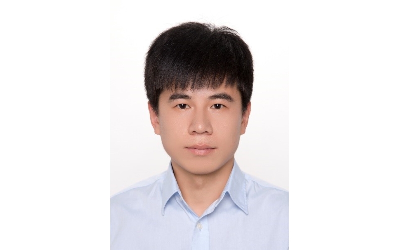 Jiangang Luo（罗建刚）